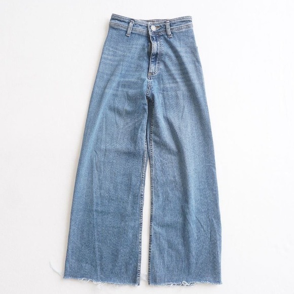 Zara Womens Marine Blue High Waist Wide Leg Crop Jeans Size 2 Raw Hem Denim - Picture 1 of 10
